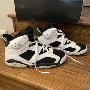 Air Jordan 6 Retro - White & Black - Size 10